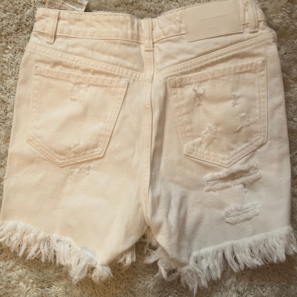 ZARA distressed denim shorts, size 34 - Picture 2 of 3